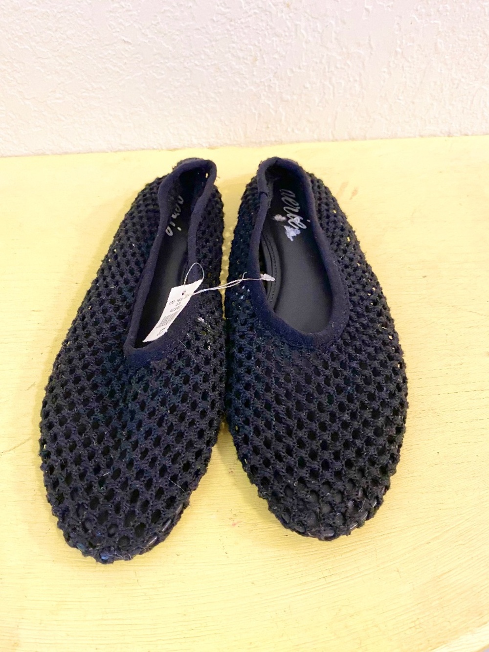 Aerie Size 8 Women’s Black Net Flats.